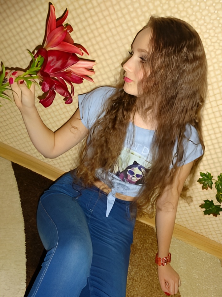 Эмма привлекальеная девушка из Донецк цена от 2500 руб