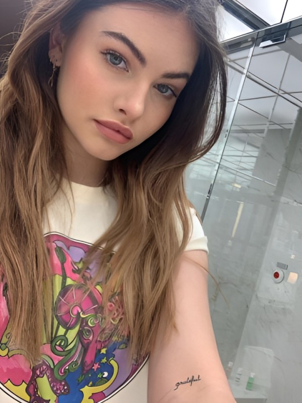 Ева привлекательная девушка из Донецк цена от 10000 руб